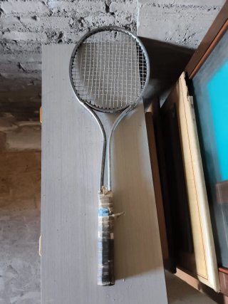 Raqueta de tenis antigua