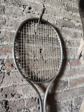Raqueta de tenis antigua