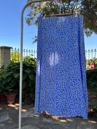 Falda midi estampada floral azul