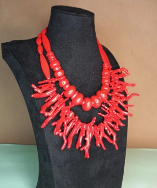 Conjunto Coral Resin: Collar y Pendientes