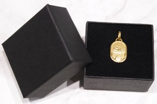 MEDALLA BEBÉ-CUNA-RELOJ, ORO 18K/2.0g