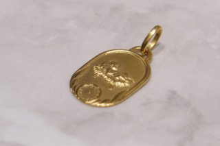 MEDALLA BEBÉ-CUNA-RELOJ, ORO 18K/2.0g