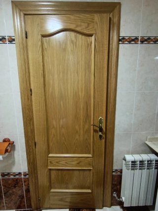 Puerta de roble macizo