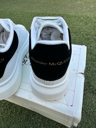 Alexander McQueen Blancas y Negras