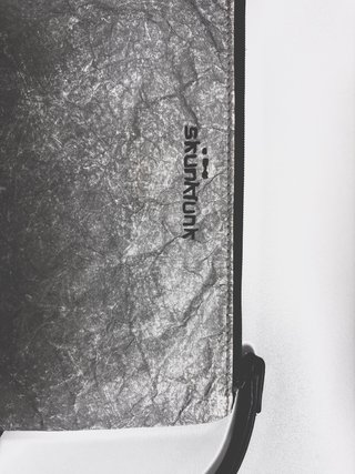 Bolso de mano Skunkfunk gris