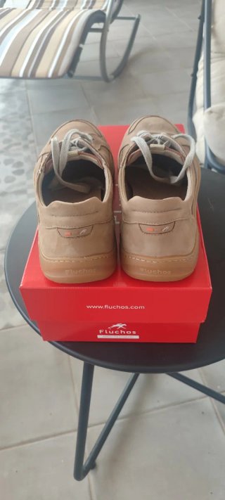 Zapatos Fluchos Beige Talla 42