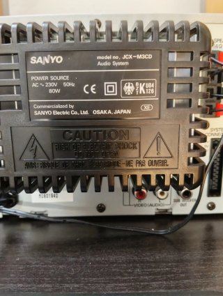 Mini cadena Sanyo CD/Radio