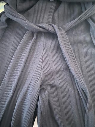 Mono Bershka negro manga corta