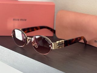 Gafas de sol Miu Miu ovaladas