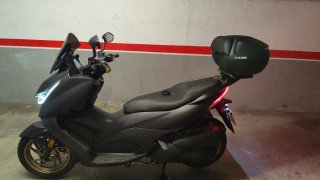 Moto Zontes D125 Maxi Scooter Negra