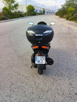 Moto Zontes D125 Maxi Scooter Negra