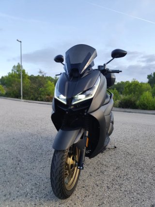 Moto Zontes D125 Maxi Scooter Negra