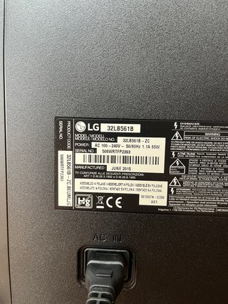 TV LG 32LB561B para piezas (pantalla rota)
