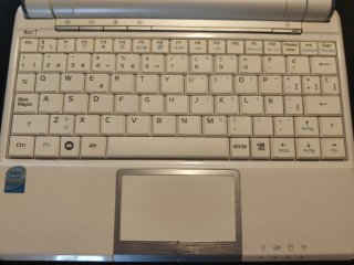 Asus Eee PC 901 SSD 128GB + Cargador + Funda