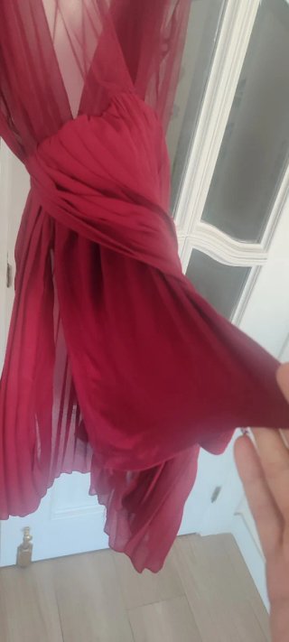 Vestido rojo con flores
