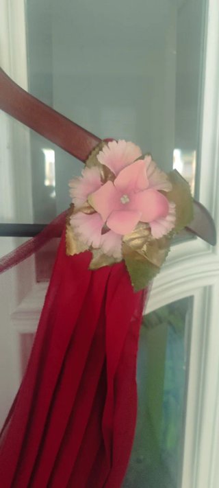 Vestido rojo con flores