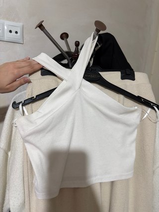 Top blanco halter cruzado