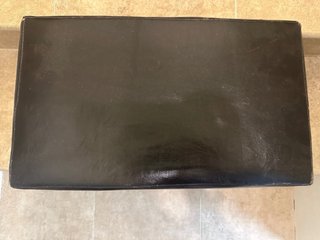 Pouf di stoccaggio in pelle e vimini