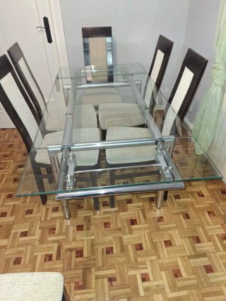 Tavolo in vetro e 6 sedie da pranzo