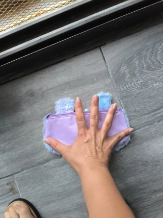 Estuche unicornio peludo