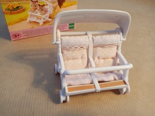 Sylvanian Families Cochecito Doble 4533