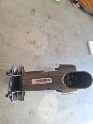 Impugnatura Dyson V10 con grilletto