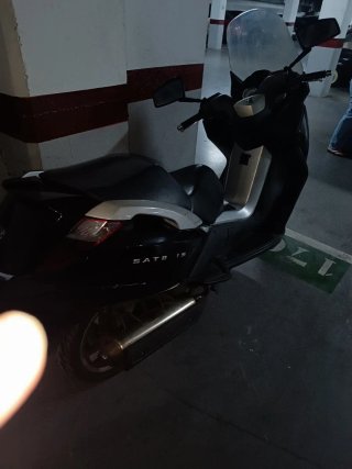 Peugeot Satelis 125 Negra