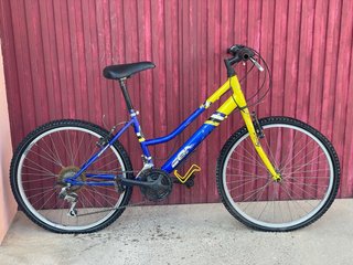 Bicicleta Conor 24 Azul y Amarilla