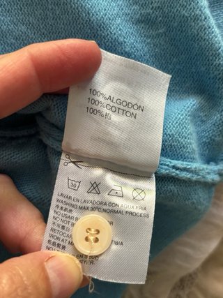 Vestido vainilla estampado y chaqueta azul