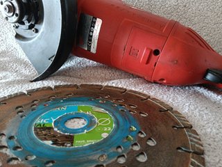 Amoladora Milwaukee AG 21-230