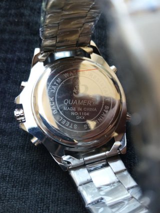 Reloj Deportivo QUAMER Acero Dorado y Plateado
