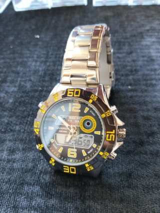 Reloj Deportivo QUAMER Acero Dorado y Plateado