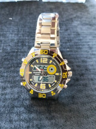 Reloj Deportivo QUAMER Acero Dorado y Plateado