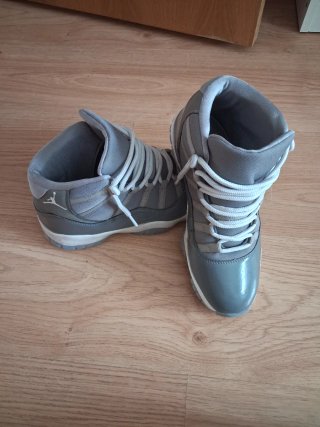 Jordan 11 Cool Grey