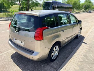 Peugeot 5008 diésel 2.0 HDI 150cv Gris cambio manu