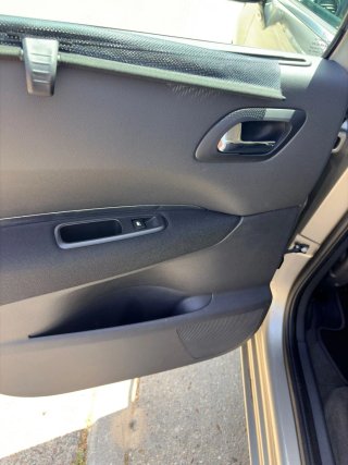 Peugeot 5008 diésel 2.0 HDI 150cv Gris cambio manu