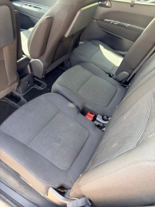 Peugeot 5008 diésel 2.0 HDI 150cv Gris cambio manu