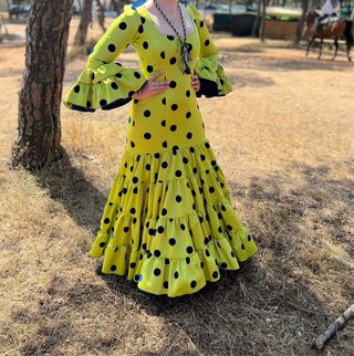 Traje de flamenca lunares.
