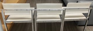 Tres sillas de sky begie con aluminio