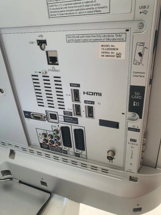 Televisión Panasonic LCD 32 pulgadas. TX-L32D28EW