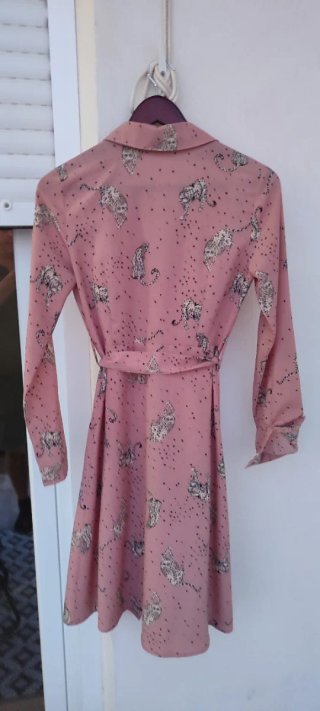 Vestido rosa estampado de leopardo