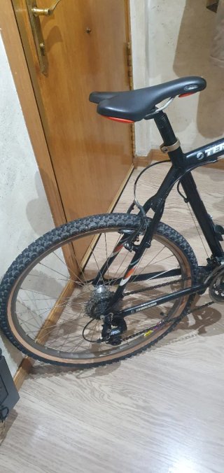 Bicicleta Giant Terrago Negra