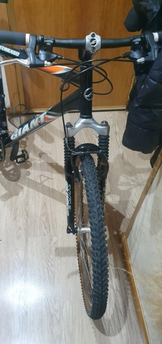 Bicicleta Giant Terrago Negra