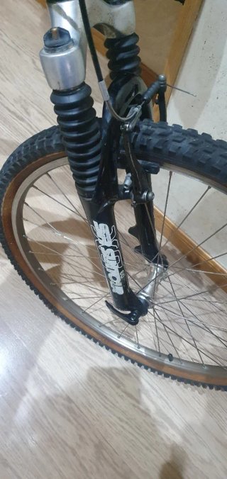 Bicicleta Giant Terrago Negra