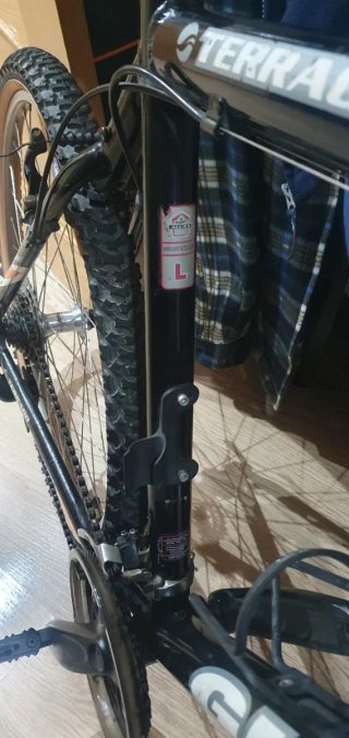 Bicicleta Giant Terrago Negra
