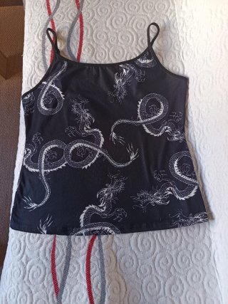 Top tirantes estampado dragones