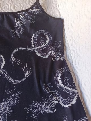 Top tirantes estampado dragones
