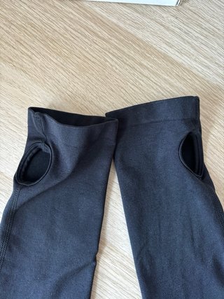 Crop top deportivo manga larga negro