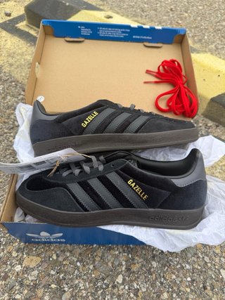 Adidas Gazelle Indoor W negras edición especial