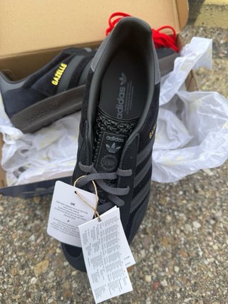 Adidas Gazelle Indoor W negras edición especial